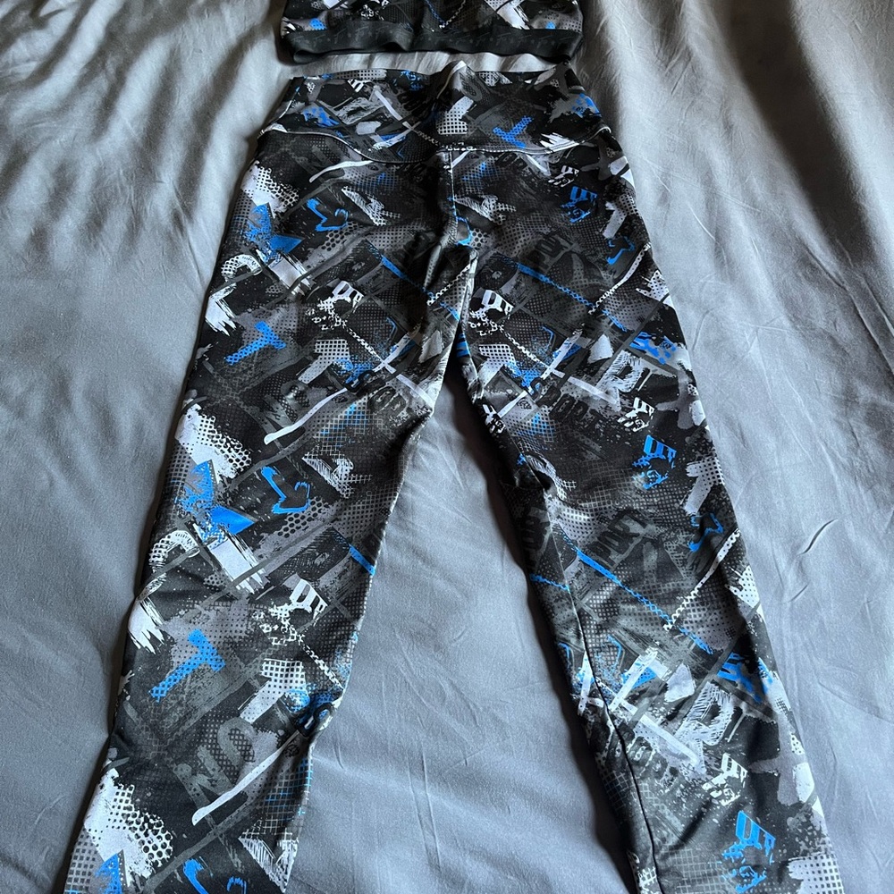 Gray and Blue Geometric Pattern Leggings & sports bra